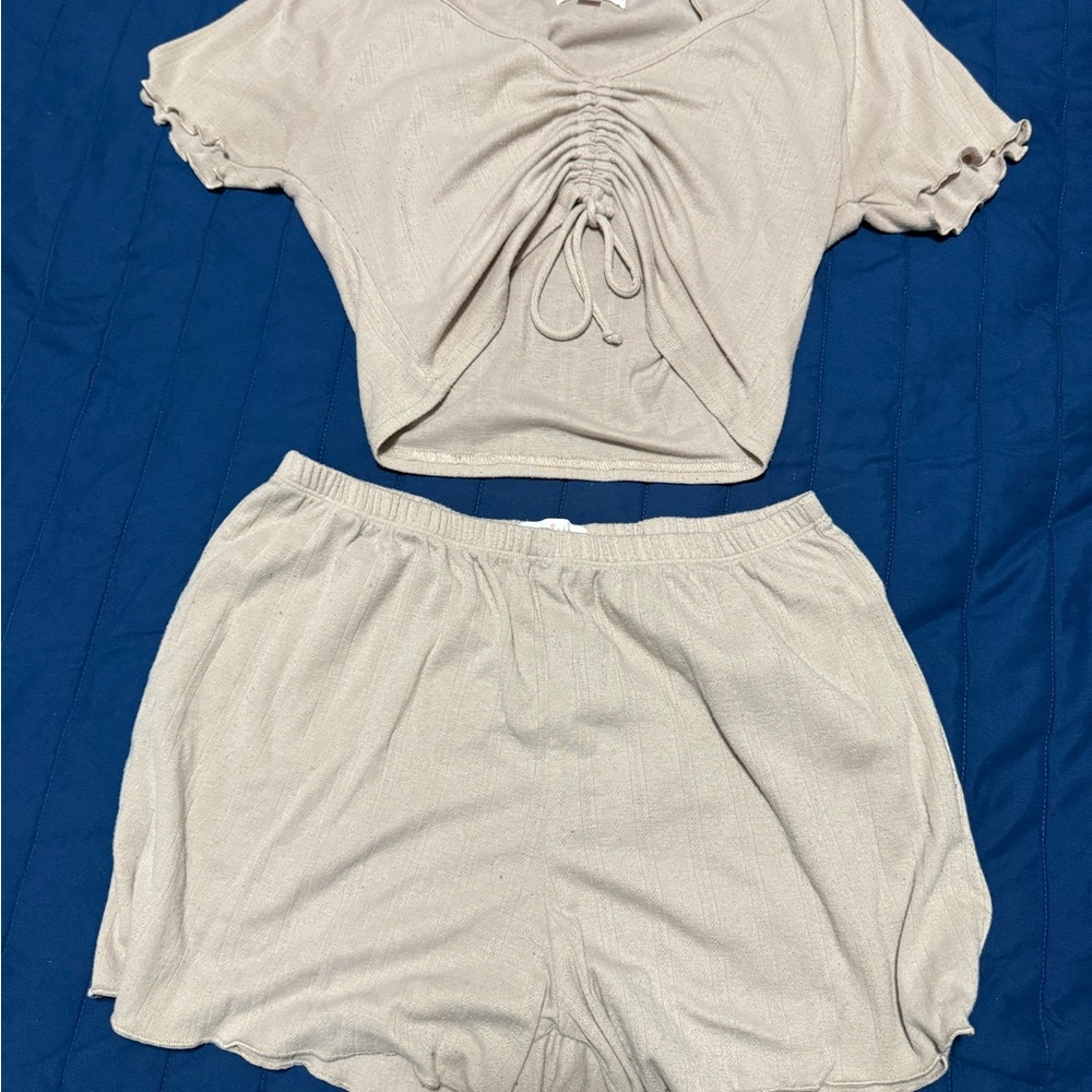 Colsie Cream Top and Shorts Set